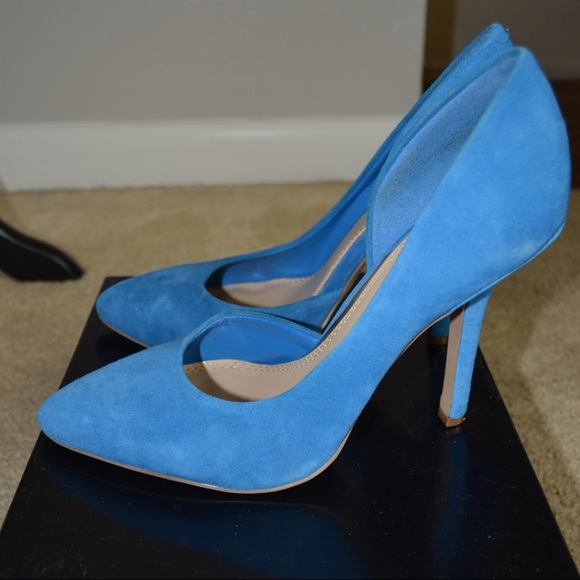 BCBG Pumps - Picture 2 of 4